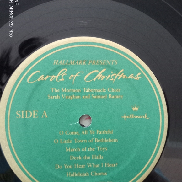 Hallmark Presents: Carols of Christmas Vinyl - Picture 3 of 10